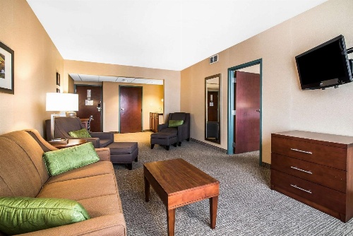 Quality Inn & Suites image 1