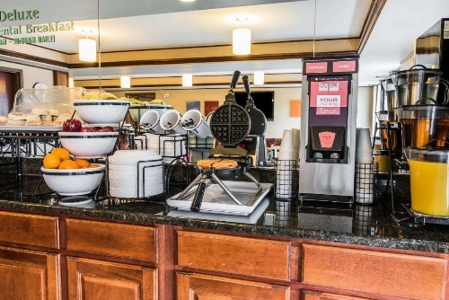 Quality Inn & Suites image 14