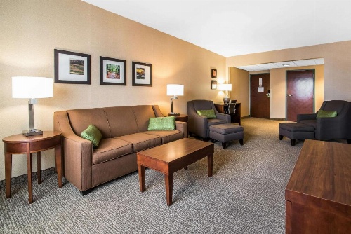 Quality Inn & Suites image 7